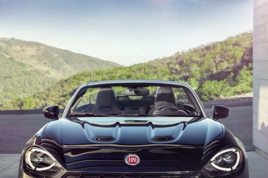  Fiat 124 Spider 2016 года  (US) (фото 21 из 36)